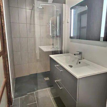 Superbe, T2 élégant, Neuf, Parking Apartman Gerde