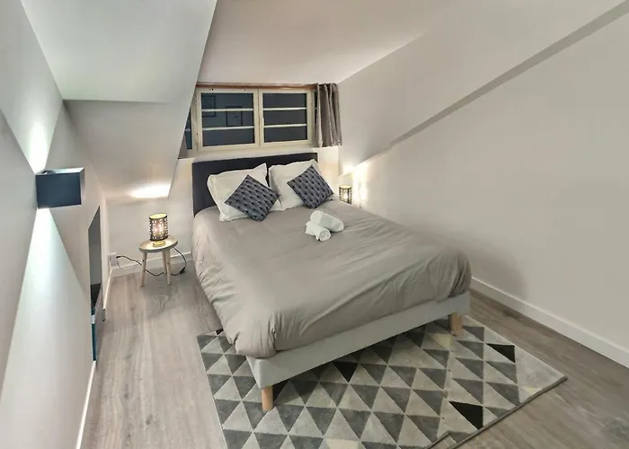 Superbe, T2 élégant, Neuf, Parking Apartman Gerde